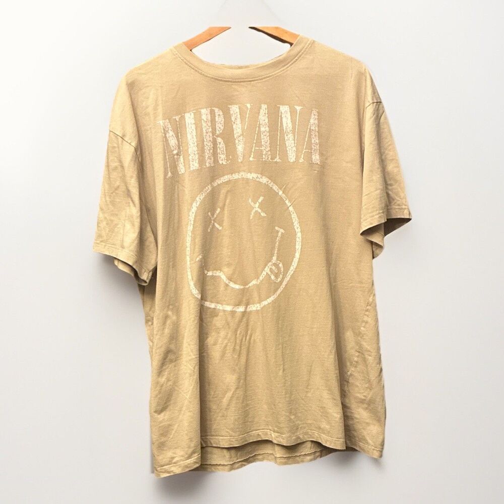 Nirvana Smiley Face Logo Graphic T-Shirt Size XL Tan Graphic Tee